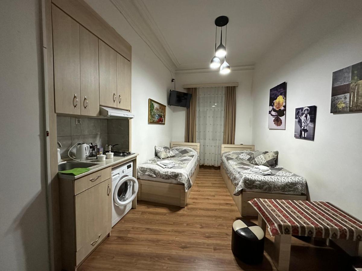 Leselidze Guest House Tbilisi Eksteriør billede